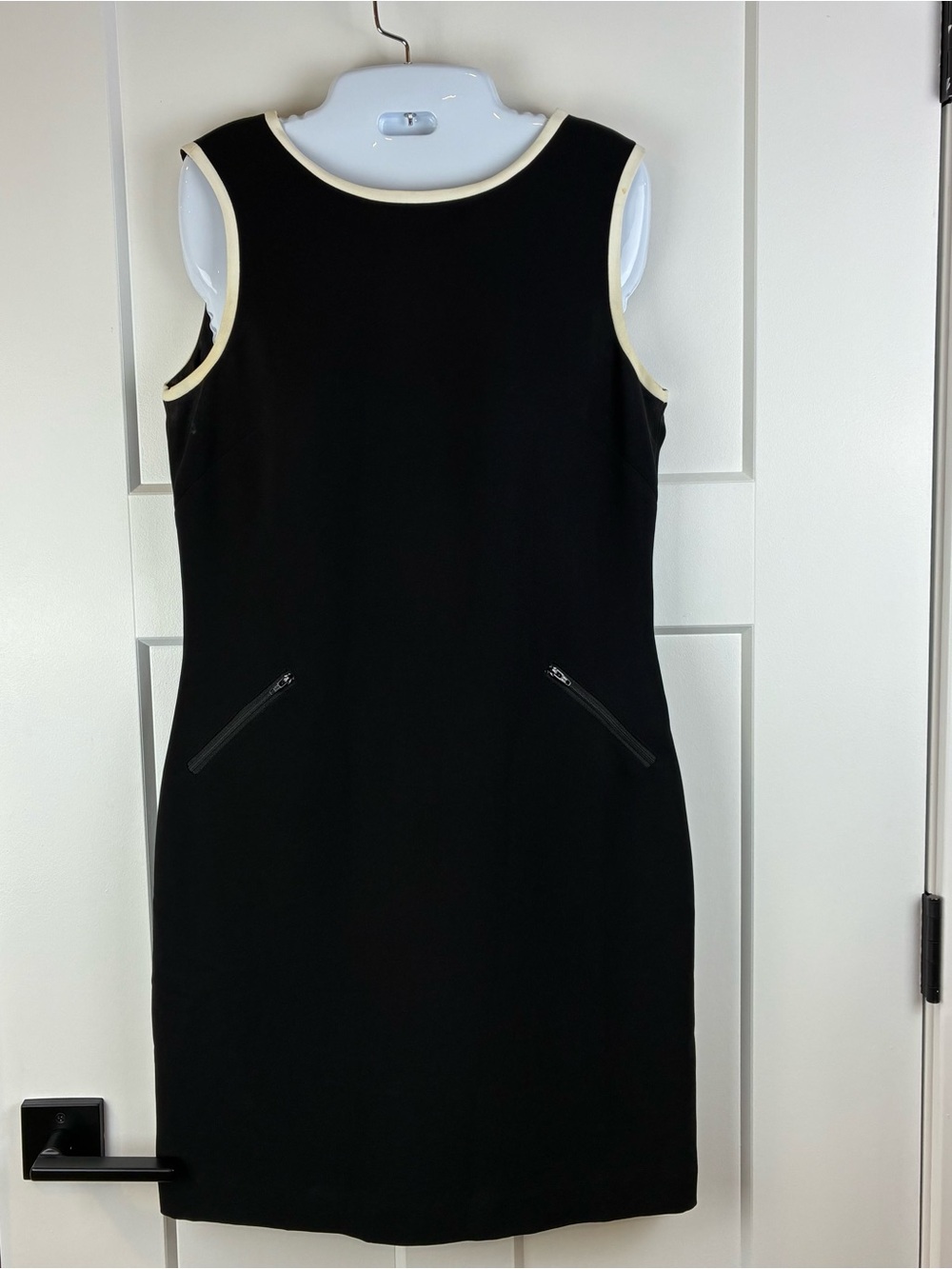 Petite Sophisticate Black Sheath Dress Cream Trim Office Party Size 8 d